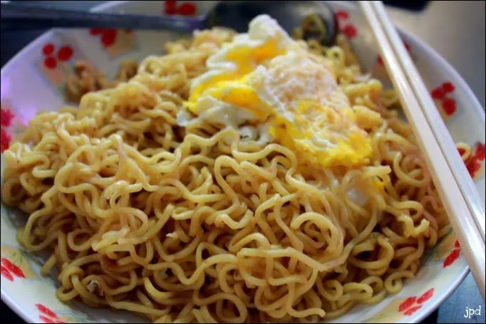 Kenapa Makan Mie Instan 1 Bungkus Itu Kurang, Tapi 2 Bungkus Kebanyakan? 11