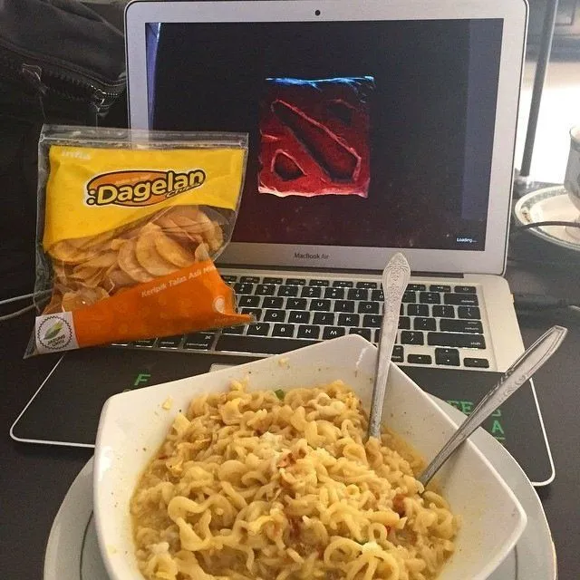 Kenapa Makan Mie Instan 1 Bungkus Itu Kurang, Tapi 2 Bungkus Kebanyakan? 12