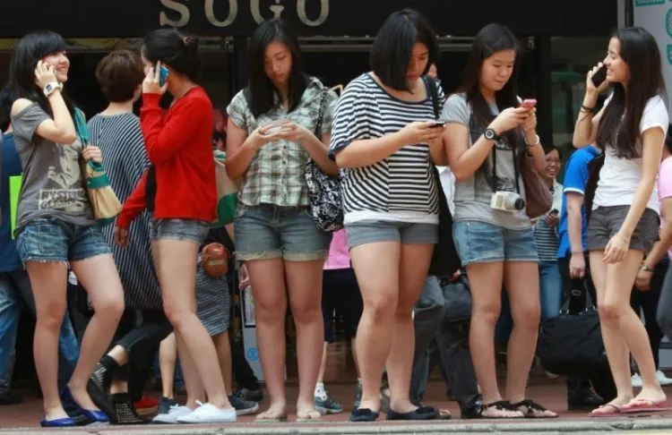Saat Kebiasaan Menggunakan Smartphone Sudah Mulai Kelewatan, Inilah 8 Bahaya yang Akan Mengancam! 15