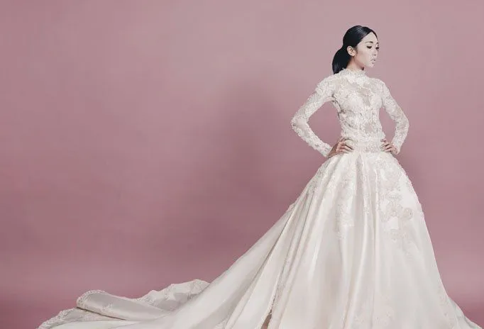 8 Gaya Kebaya Pernikahan Simpel Nan Chic yang Bikin Kamu Menikah Dengan Cantik 10