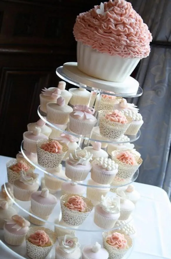 Saat Wedding Cake Sudah Terlalu Biasa, 7 Pengganti Ini Bisa Membuat Resepsimu Tetap Istimewa 12