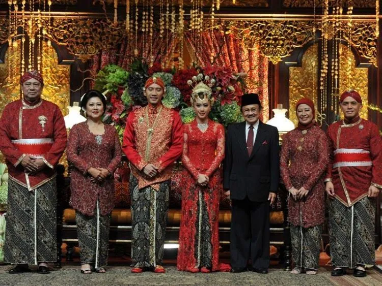 Jika Resepsi Itu Sekadar Berbagi Kebahagiaan, Tamu-tamu Boleh Dong Datang Tanpa Kado Atau Amplop Sumbangan? 16