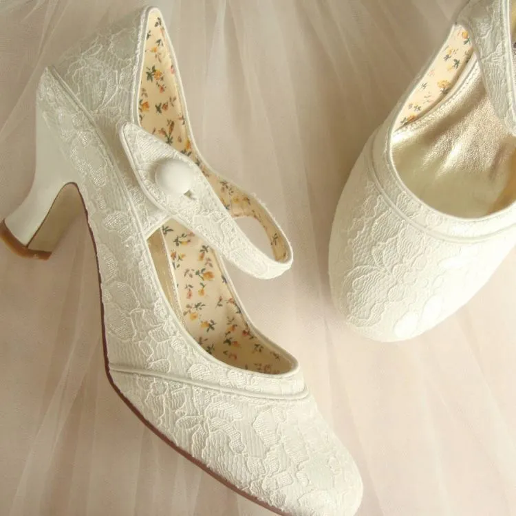 Wedding Shoes Nggak Harus Menyiksa Kaki, 7 Wedding Shoes Ini Bisa Bikin Kamu Tetap Nyaman di Pesta 8