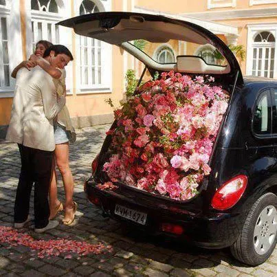 Mau Bikin Pesta Kejutan Buat Orang Tersayang? Ambil 8 Tips Ini Aja Agar Kejutanmu Lancar! 15