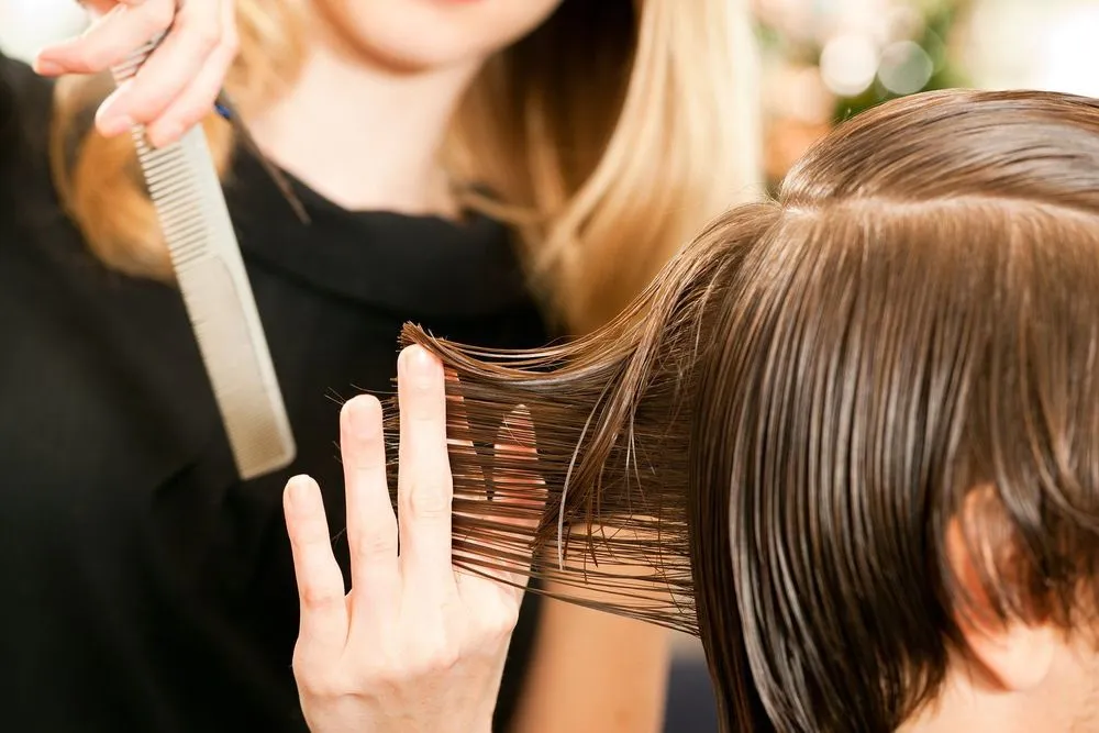 9 Cara Menjaga Rambut Tetap Sehat, Walaupun Kamu Berhijab 13