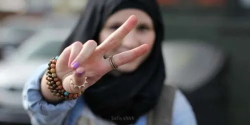 9 Cara Menjaga Rambut Tetap Sehat, Walaupun Kamu Berhijab 12