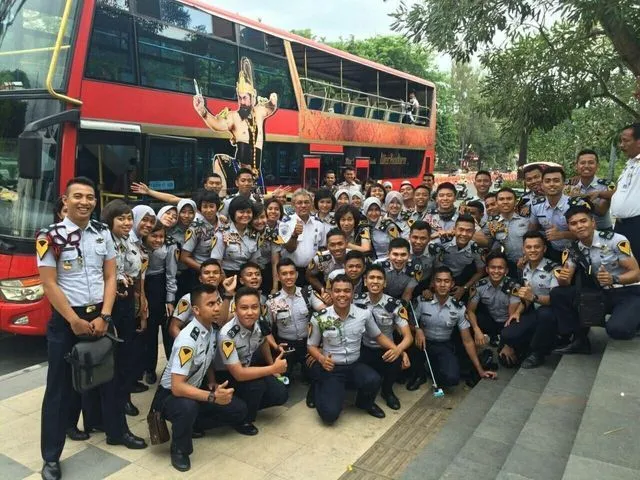 bus tingkat