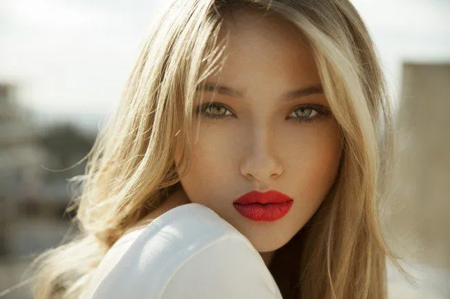 Selama Ini Cuma Pakai Bedak dan Lip Balm? 7 Kesalahan Makeup Ini Tetap Layak Jadi Pengetahuan! 13