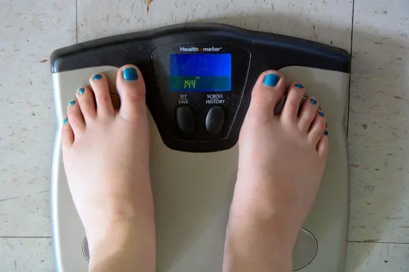 Kata Para Cewek: Sebanyak Apapun Ngemilnya, Berat Badan yang Naik Adalah Kesalahan Timbangannya! 17