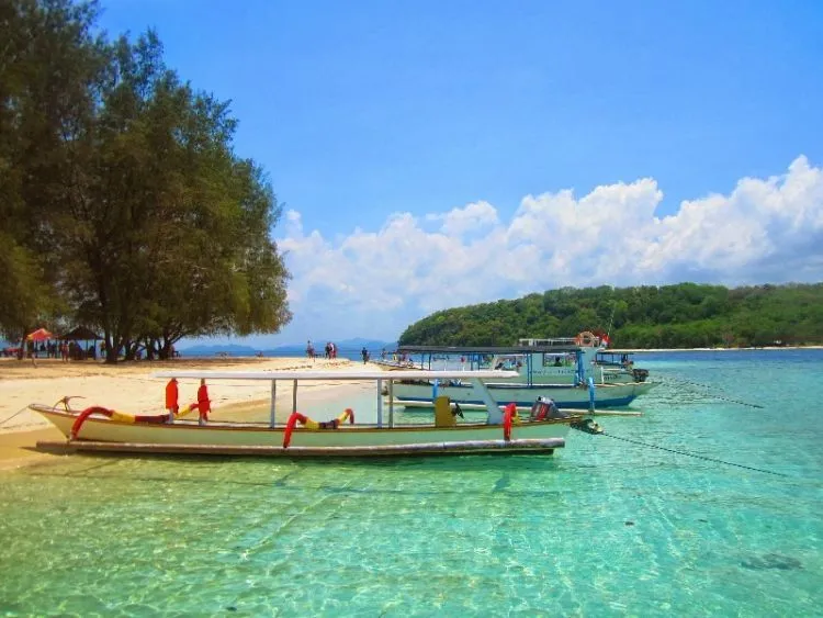 Panorama Pantai di Lombok Memang Tak Tertandingi, Pastikan Kamu Sudah Tuntas Mengunjungi 13 Cuilan Surga Ini! 16