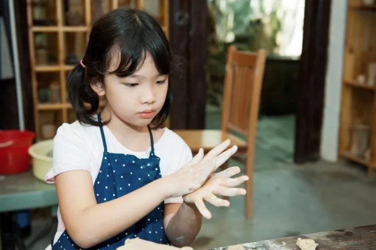 Saat Anak atau Adikmu Bertanya Hal-hal Ajaib, Ini Kenapa Kamu Harus Serius Menjawab Pertanyaan Mereka 7