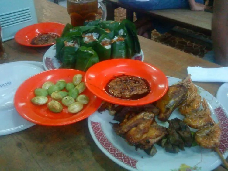 Saat Melancong Ke Jakarta, Sempatkan Mencicipi Kuliner Betawi yang Rasanya Asli Juara! 19