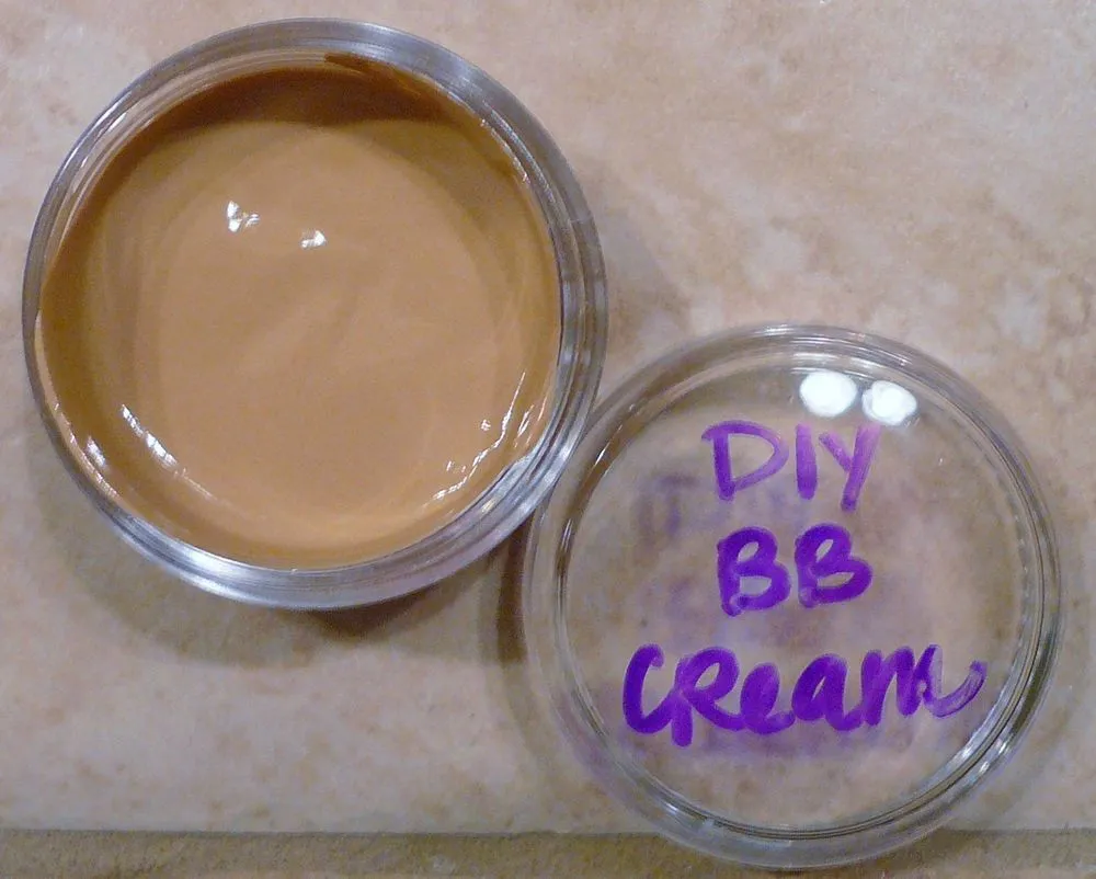 7 Step Mudah Demi Membuat BB Cream Sendiri yang Pas Dengan Warna Kulitmu 13