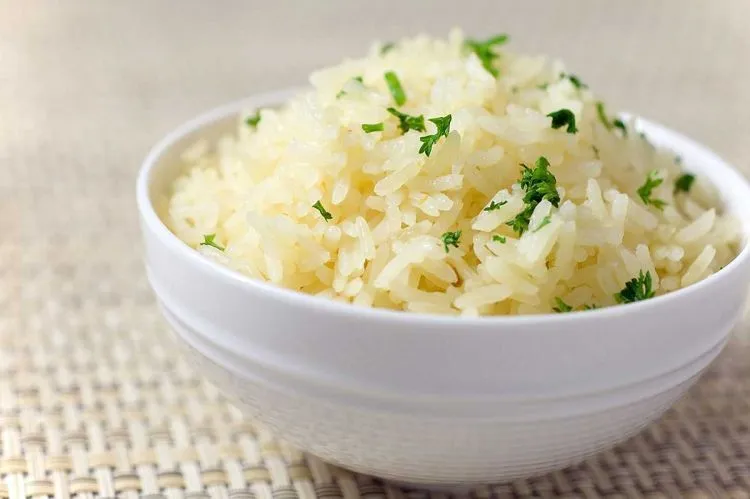 9 Bahan Simpel + Rice Cooker = Nasi Putih Praktis yang Beda Dari Biasa. Mau Coba? 13