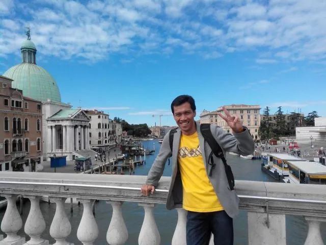 Heru Priyanto, MBA, Salah satu penggagas Banyumas Runners, Dosen Manajemen bisnis Lulusan Asian Institute of Management, National University of Singapore. Foto diambil saat di Venesia