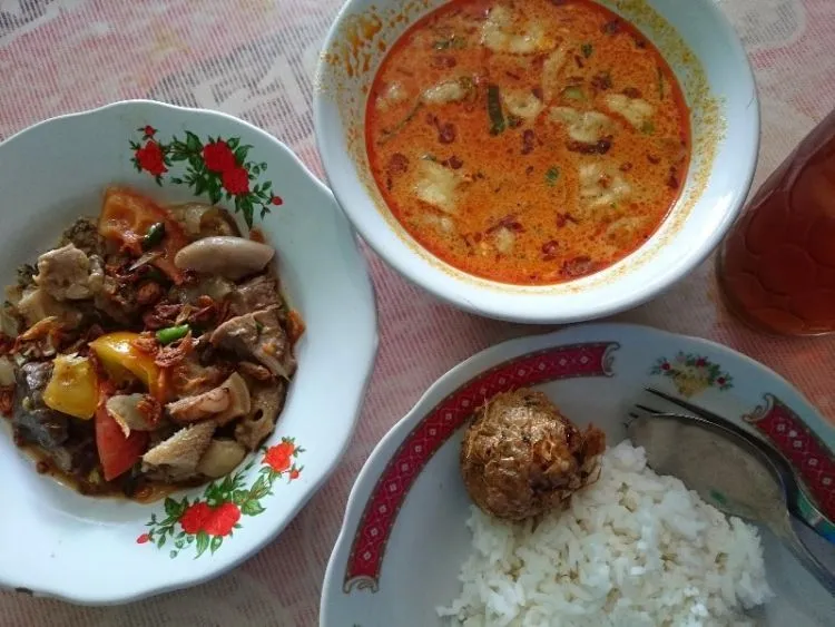 Saat Melancong Ke Jakarta, Sempatkan Mencicipi Kuliner Betawi yang Rasanya Asli Juara! 20
