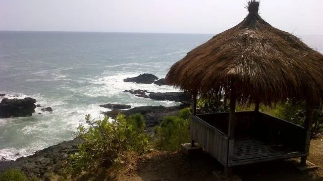 tepi pantai menganti