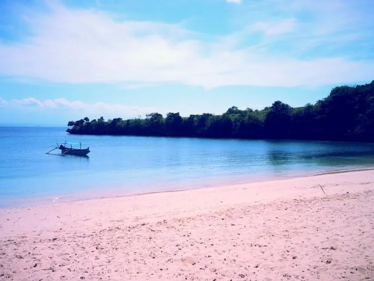 Panorama Pantai di Lombok Memang Tak Tertandingi, Pastikan Kamu Sudah Tuntas Mengunjungi 13 Cuilan Surga Ini! 22