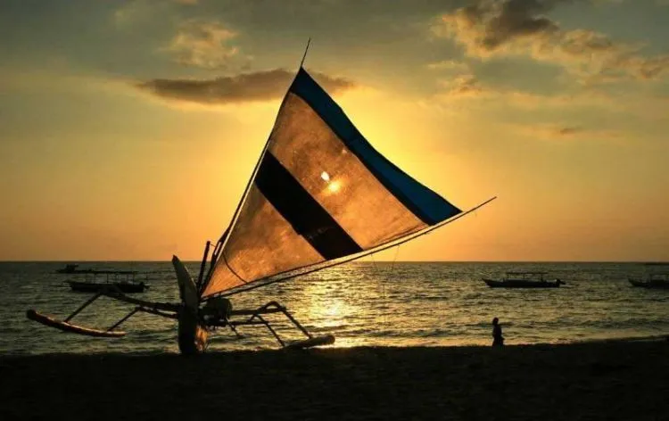 Panorama Pantai di Lombok Memang Tak Tertandingi, Pastikan Kamu Sudah Tuntas Mengunjungi 13 Cuilan Surga Ini! 17