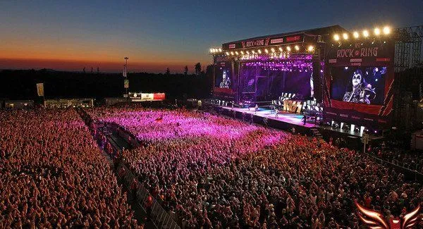 Catat Nama 13 Festival Musik Ini, Buat Destinasi Traveling Serumu Tahun 2016 Nanti! 15