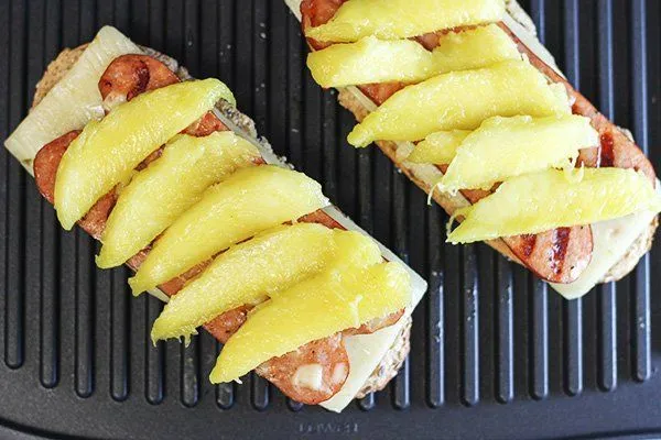 7 Resep Cara Buat Sandwich yang Simple & Sederhana 12