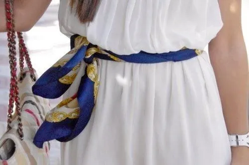 10 Gaya yang Membuktikan Kenapa... Scarf Itu Aksesoris Terbaik yang Bisa Kamu Punya! 20