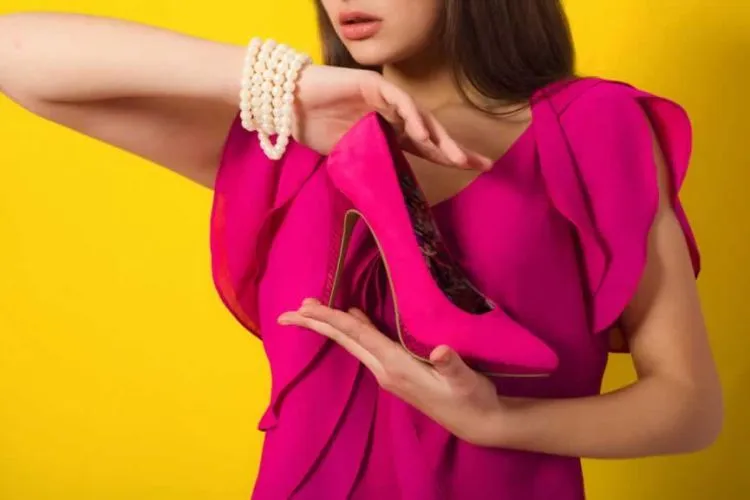 Demi Penampilan yang Paripurna, 7 Jenis Sepatu Ini Wajib Cewek-cewek Punya! 12