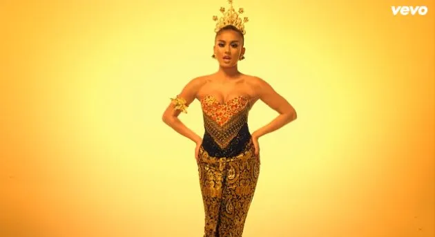 Sebelum Marah Soal Tulisan Arab di Baju Agnez Mo, Udah Tahu 8 Hal Ini Belum? 14