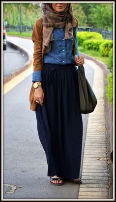 7 Referensi Rok dan Dress Lucu Untuk Kamu, Cewek Berhijab yang Nggak Suka Pakai Celana 13