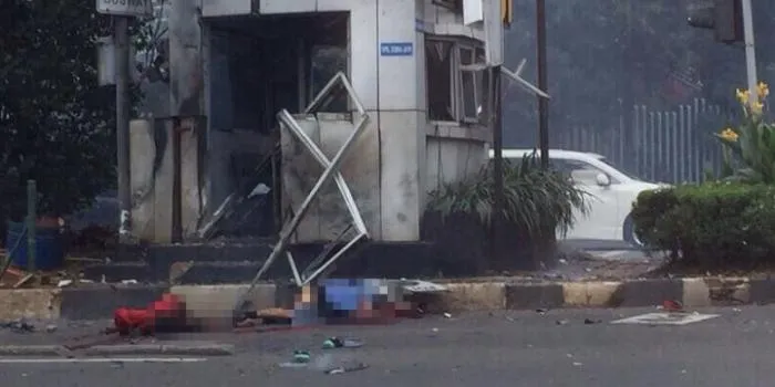 Please, Jangan Sebar Rumor! 4 Hal yang Gak Pantas Dilakukan di Tengah Kepanikan Bom Kampung Melayu 6