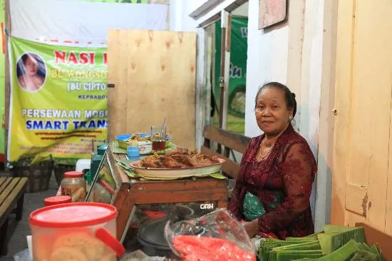 Kebaikan Sebenarnya Selalu Ada di Mana-mana. 7 Bukti Ini Bikin Kita Kembali Percaya 8