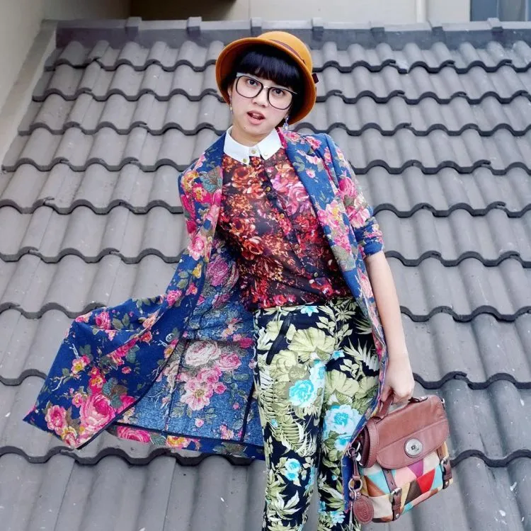 Nggak Selamanya Gaya Selebritis Bisa Dicontoh. 10 Outfit Ala Selebritis Ini Malah Terlihat Aneh Kalau Kita yang Pakai 16