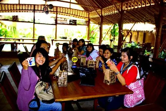 Menerka-nerka Alasan Kenapa Kalau Makanan yang Dibungkus Jadi Nggak Enak Dibandingkan Makan di Tempat 13
