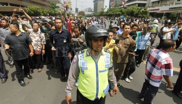 Teror Bom Boleh Menyerang Kita. Namun 6 Hal Ini Menunjukkan Kalau Kita Berani! 19