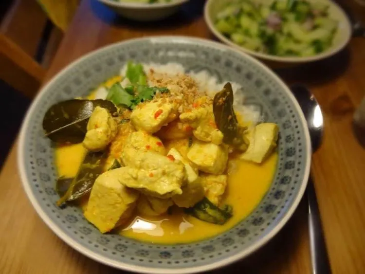 Nggak Cuma Gadis-gadisnya yang Cantik, Kuliner Manado Juga Terkenal Ciamik! 16