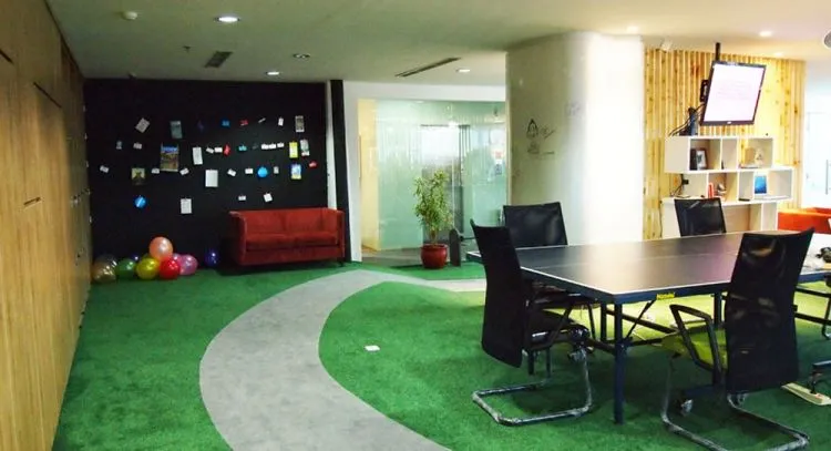 14 Desain Co-Working Space yang Bakal Bikin Kamu Iri. Mau Deh Punya Kantor Kayak Gini! 23