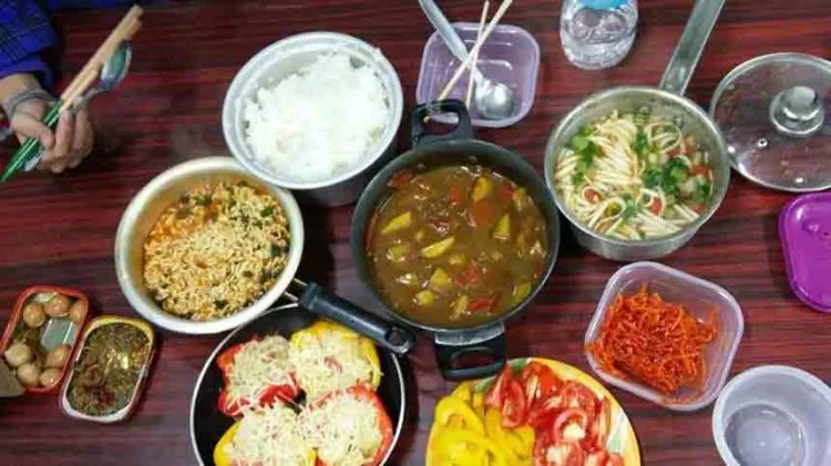 7 Perasaan yang Sering Datang Ke Kamu-kamu yang Dijuluki 'Koki' Alias Suka Masak 9