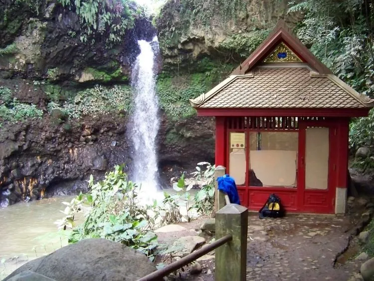 Daftar Air Terjun atau Curug di Jawa Barat yang Indah 12