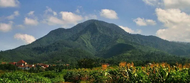 Daftar Air Terjun atau Curug di Jawa Barat yang Indah 16