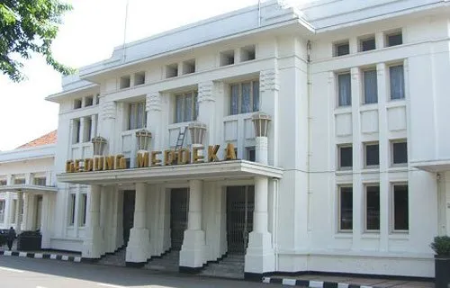 Daftar Wisata Malam di Bandung yang Menyeramkan 13