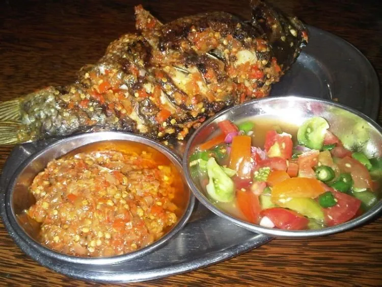 Nggak Cuma Gadis-gadisnya yang Cantik, Kuliner Manado Juga Terkenal Ciamik! 20