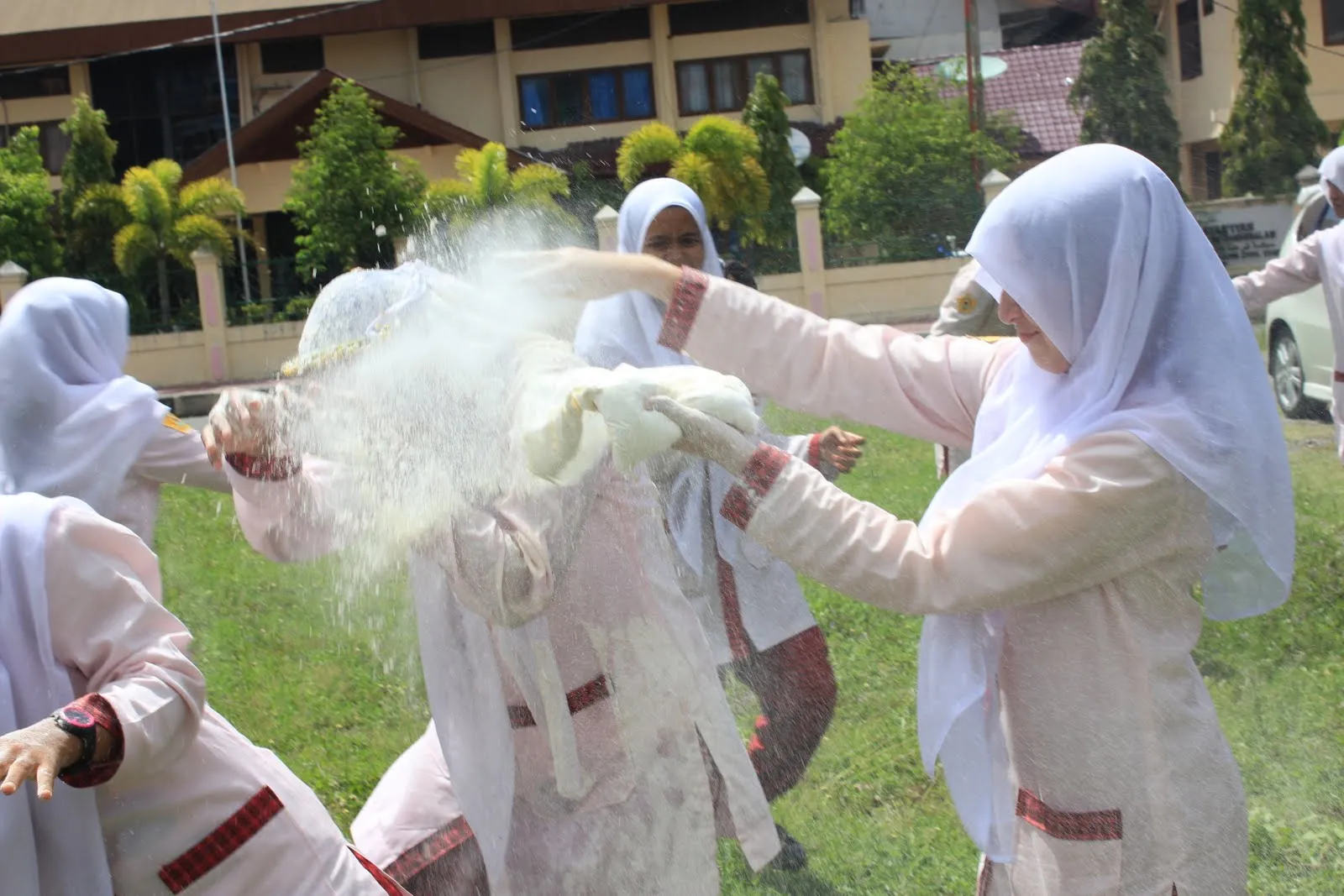 6 Hal yang Pasti (Atau Pernah) Terjadi Padamu di Hari Bertambahnya Usia Kamu