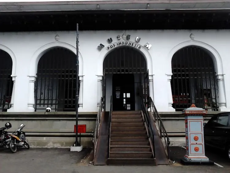 Daftar Wisata Malam di Bandung yang Menyeramkan 9