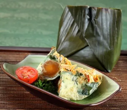 Nggak Cuma Buat Lauk Nasi Aja, 8 Resep Ini Bikin Telur Asinmu Jadi Istimewa! 9