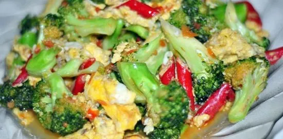 Nggak Cuma Buat Lauk Nasi Aja, 8 Resep Ini Bikin Telur Asinmu Jadi Istimewa! 12