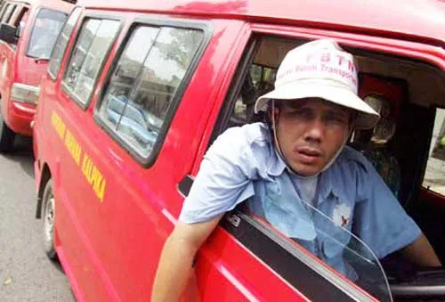 Umur Udah 20-an, Muka Masih Anak Sekolahan. 12 Hal Ini Udah Khatam Kamu Rasain! 13
