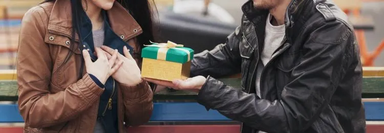 Cinta dan Ketergantungan Itu Berbeda. Jawab 8 Pertanyaan Ini Saja. Kamu Termasuk yang Mana? 9