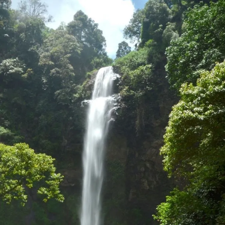 Daftar Air Terjun atau Curug di Jawa Barat yang Indah 17