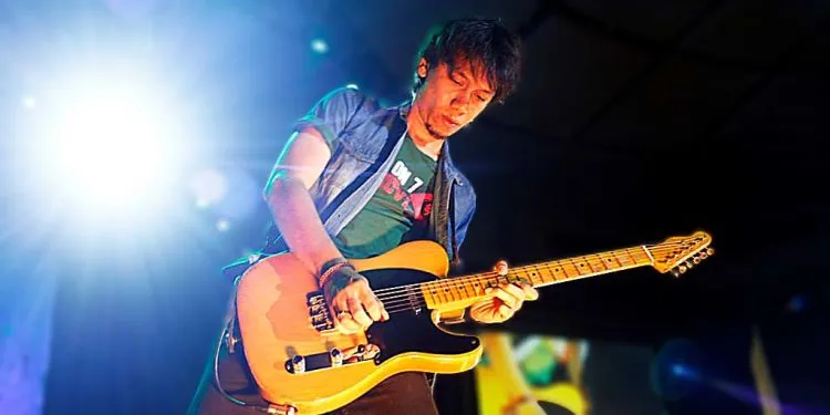 John Mayer, Jason Mraz, Atau Fedi Nuril? Ini 11 Alasan Kenapa Gitaris Itu Layak Jadi Pendampingmu 13