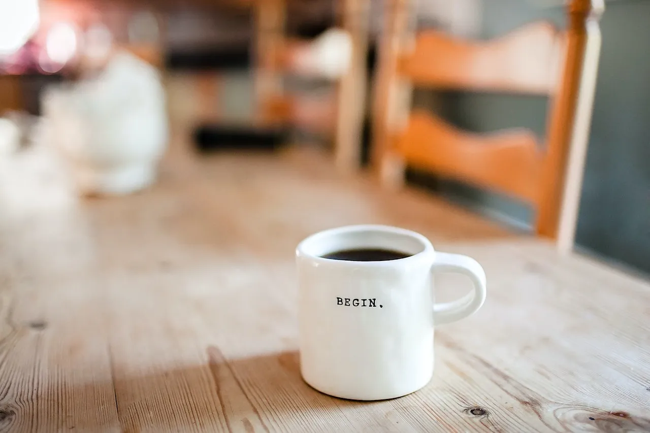13 Momen Sehari-hari dari Hidup Mereka yang Hidupnya Nggak Lengkap Tanpa Kopi! 14